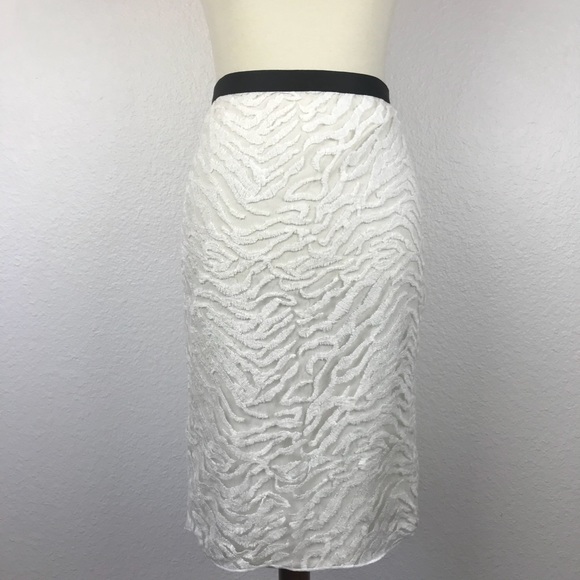 BCBG Max Azria Irisa Embroidered Pencil Skirt SK21 - Picture 2 of 9